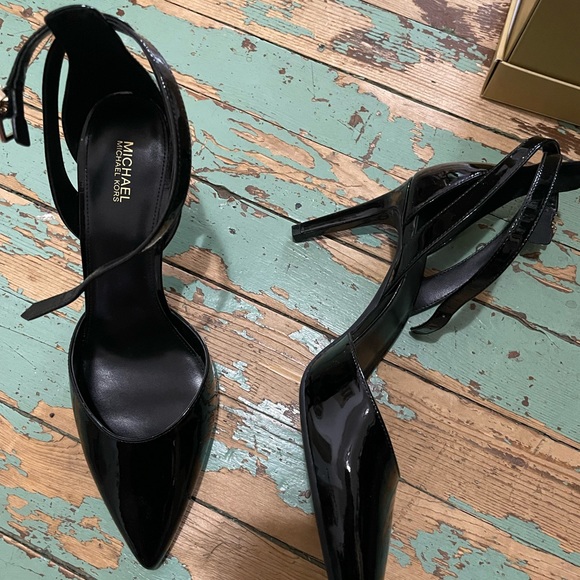 Michael Kors patent leather stiletto heels! - Picture 2 of 9